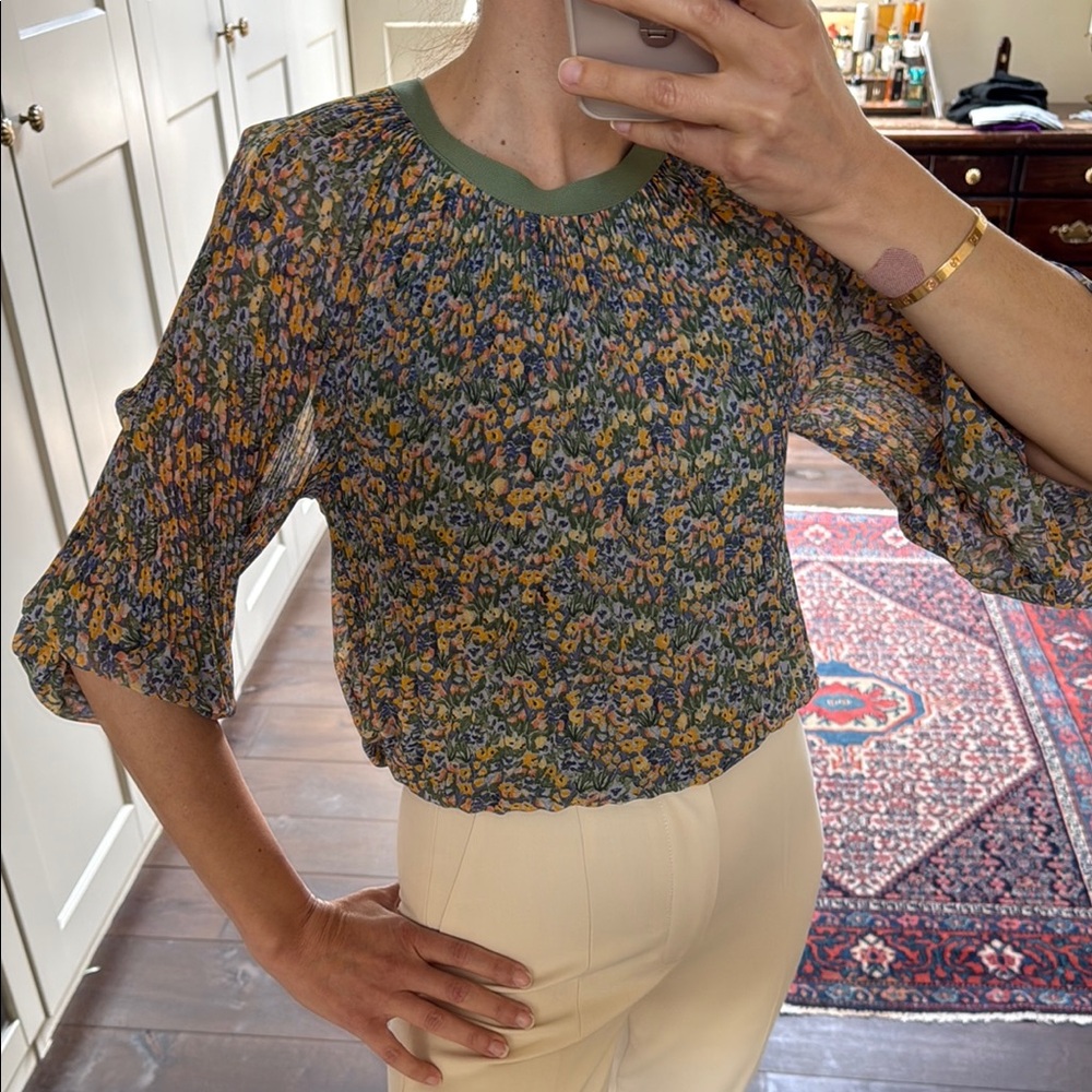 Gorgeous Floral Green Blouse by Zara brand new